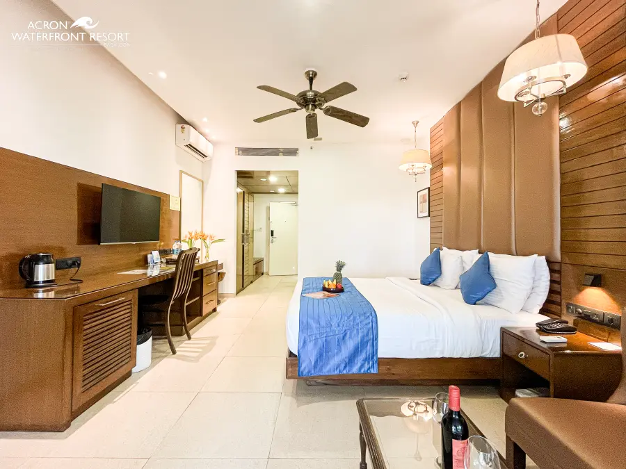 Acron Waterfront Spa